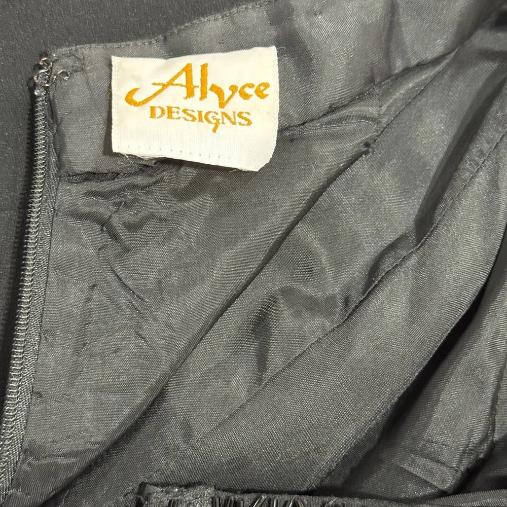 Elegant Black Evening Dress - Picture 8 of 13